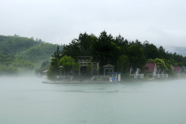 阴雨绵绵也挡不住！浙江衢州水月湾，这颗九龙湖的明珠到底有多美？