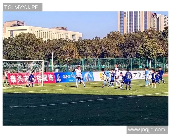 中国传奇足球明星齐聚一堂共庆足球盛宴激情赛场重温经典瞬间