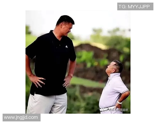 足球明星为何更显亲民魅力背后的故事与影响力分析