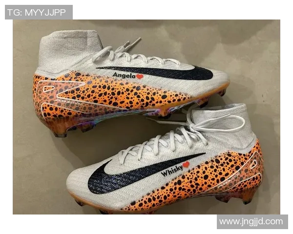 足球明星们的经典鞋款展示与风格解析带你领略球场上的时尚魅力